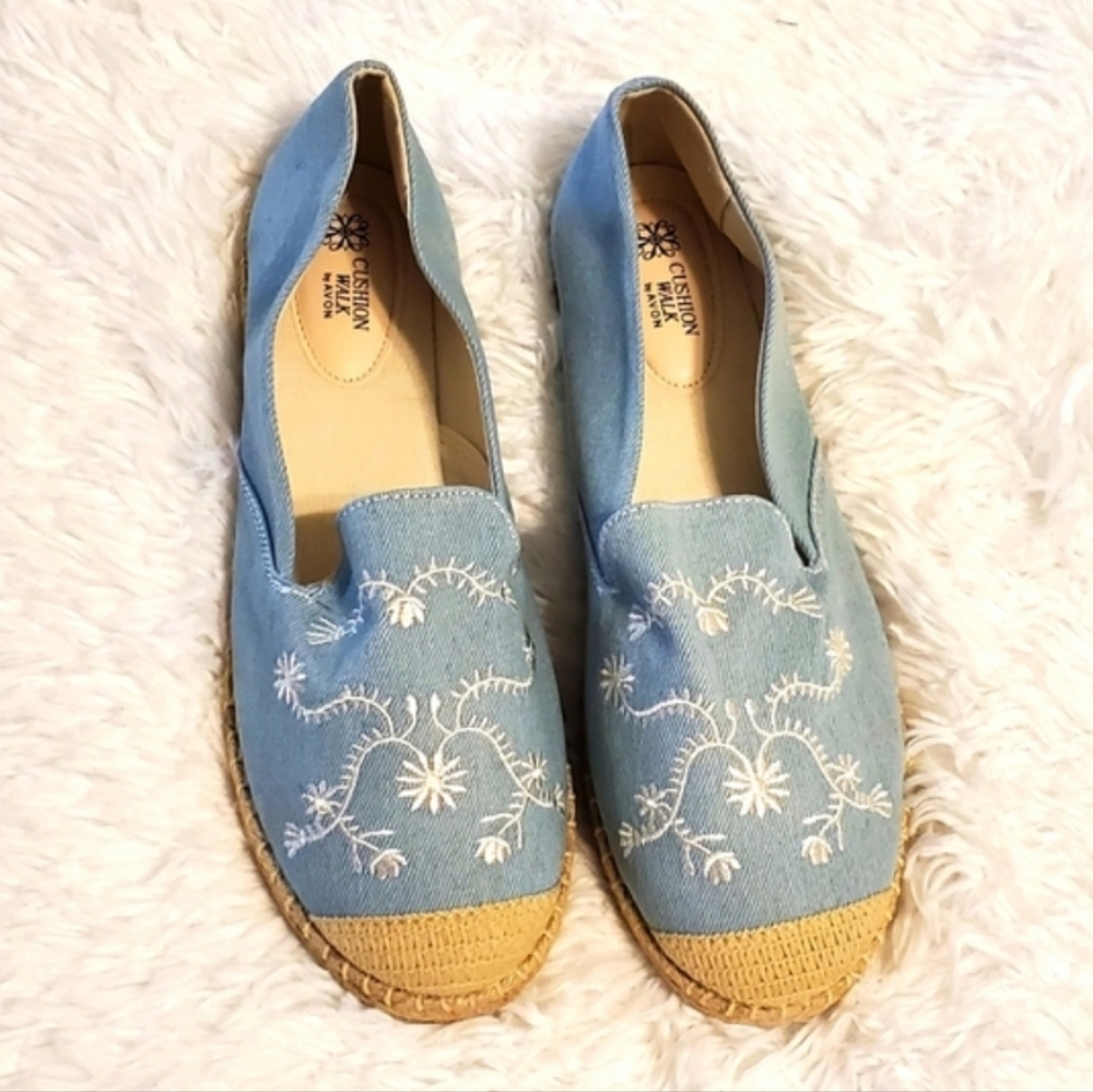 Cushion Walk Blue Embroidered Espadrille Flats Size 10